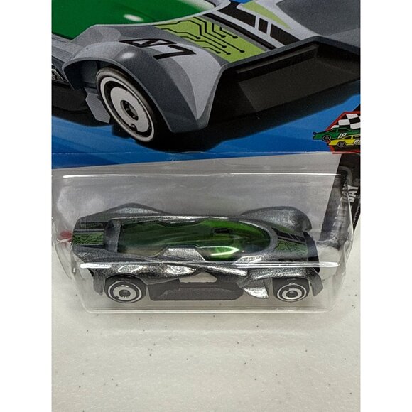 Hot Wheels Futurismo HW Race Day Series Green Silver Diecast Car 1:64 - Picture 4 of 7